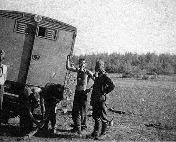 Его повесили на площади Победы